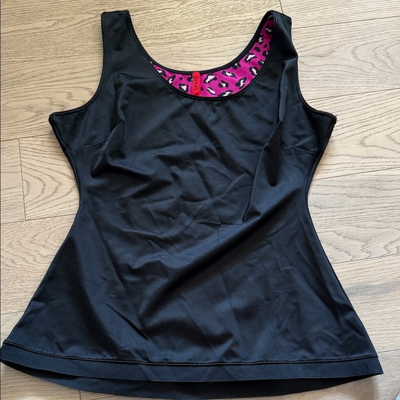 SPANX Black Tank Top with Pink Leopard Lining Size XL - Picture 2 of 5